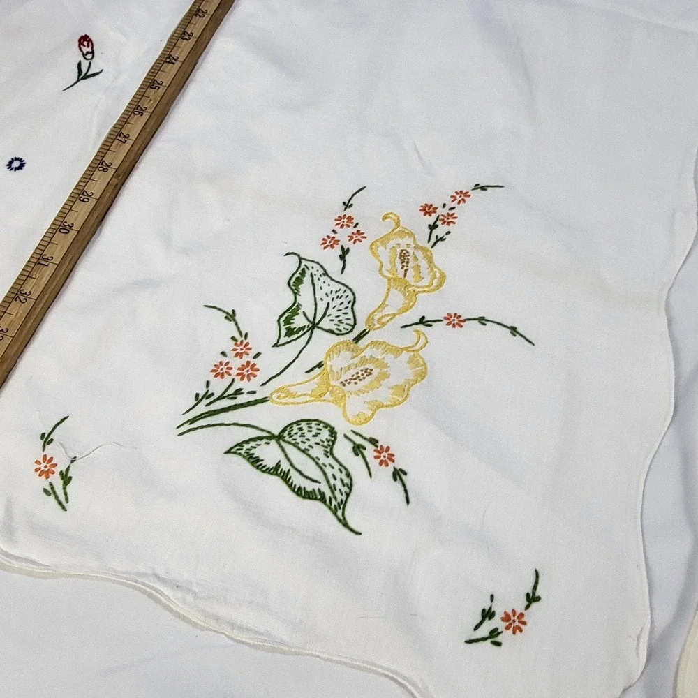Vintage Hand Embroidered Table Runner Set 3pc Floral Calla Lily Carnation 36in